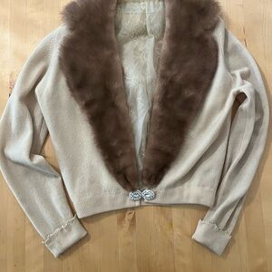 VTG Elegant Cream Sweater with Mink Collar